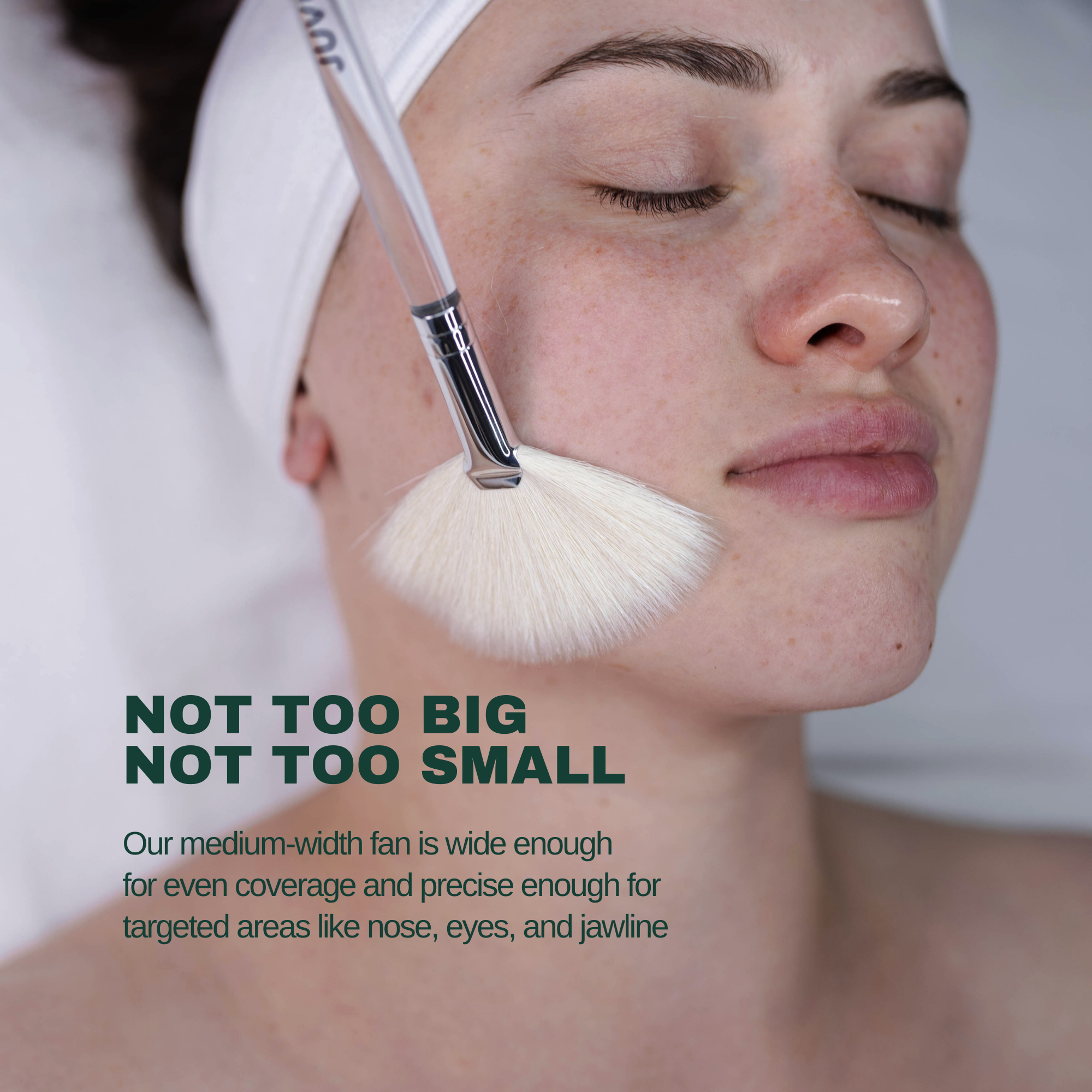 Fun Mask Brush - Natural Goat Hair (Medium)